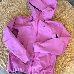 Arc'teryx Beta LT Hooded Hardshell Jacket, Size M